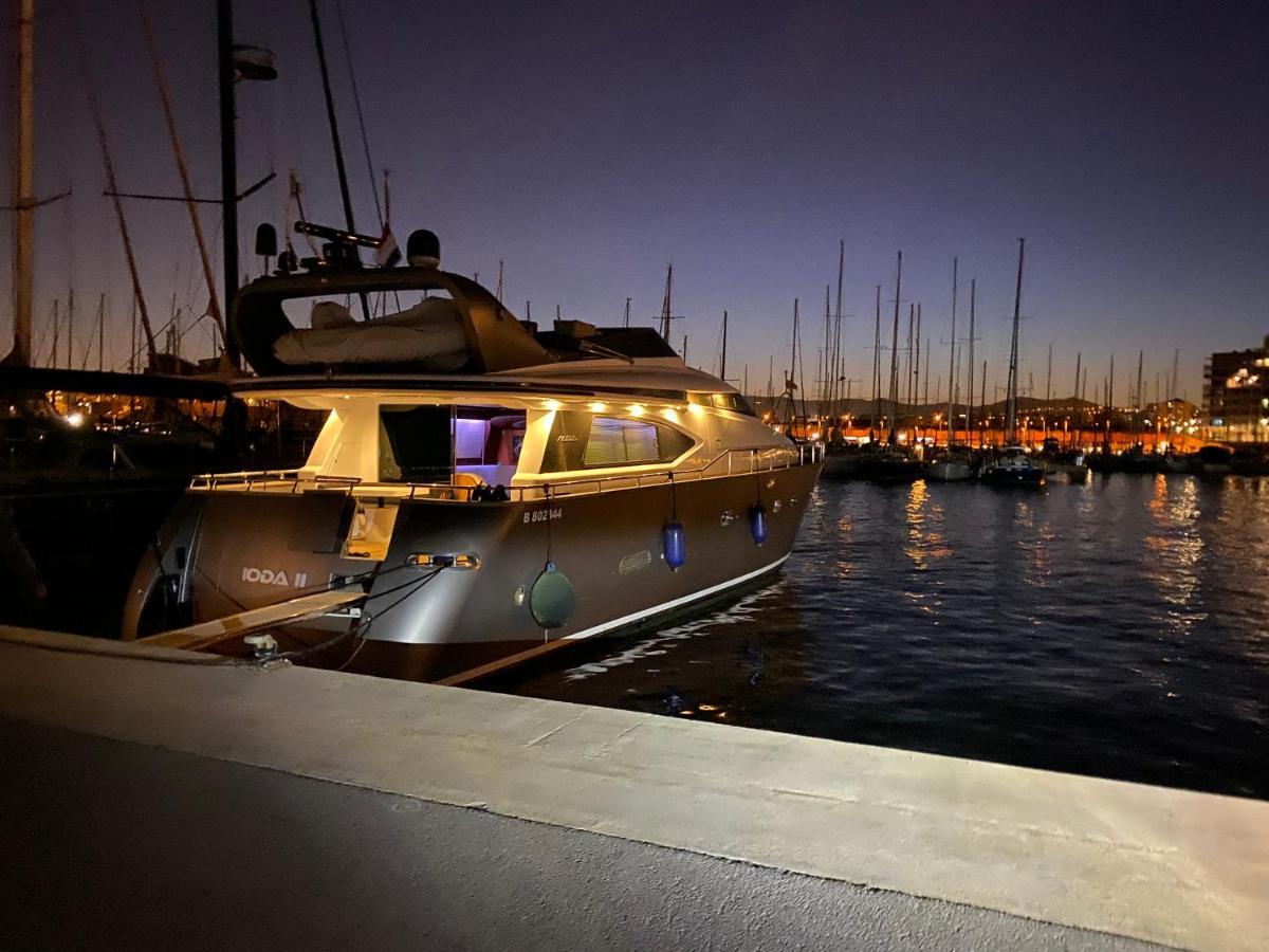 巴塞罗那 Motoryacht 21 Avec Equipage酒店 外观 照片