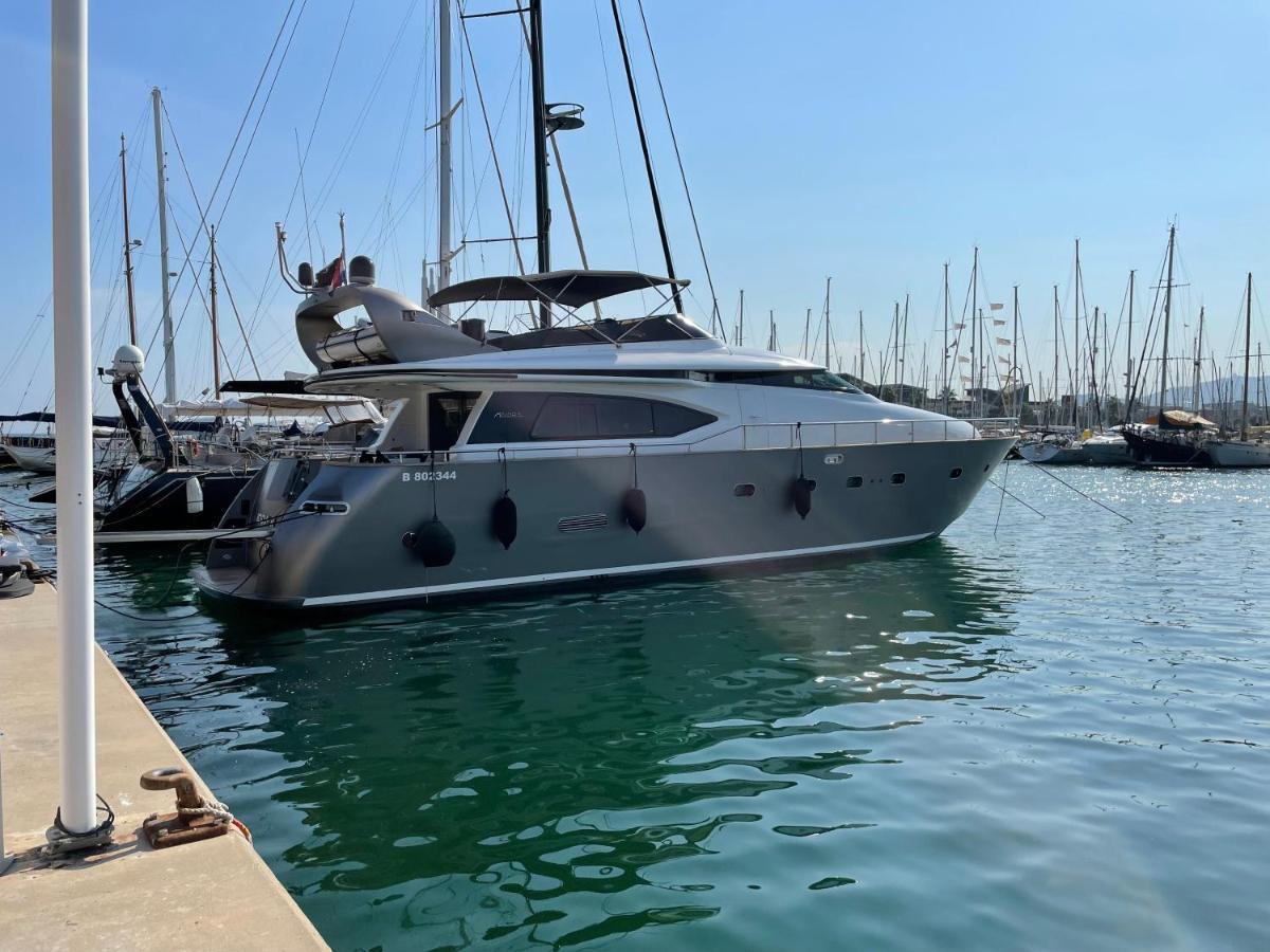 巴塞罗那 Motoryacht 21 Avec Equipage酒店 外观 照片