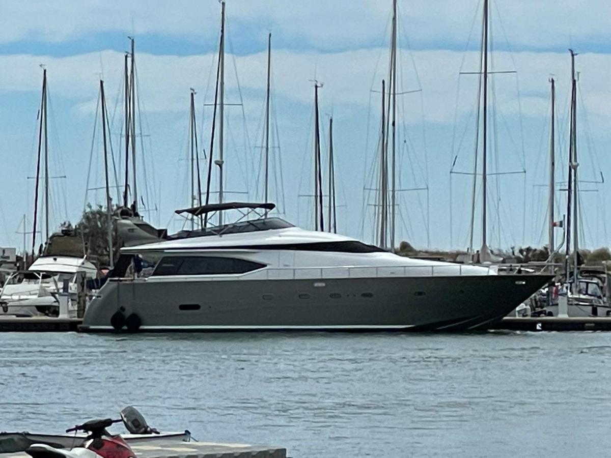 巴塞罗那 Motoryacht 21 Avec Equipage酒店 外观 照片