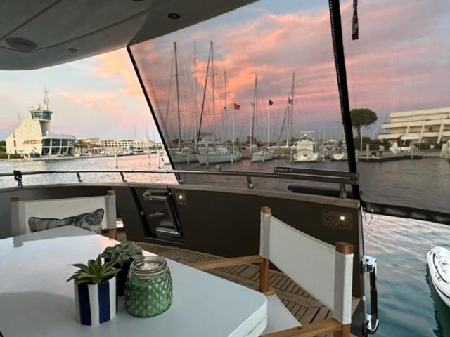 巴塞罗那 Motoryacht 21 Avec Equipage酒店 外观 照片