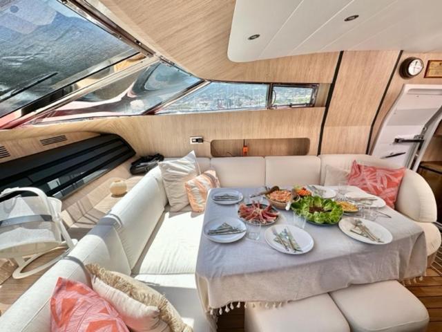 巴塞罗那 Motoryacht 21 Avec Equipage酒店 外观 照片