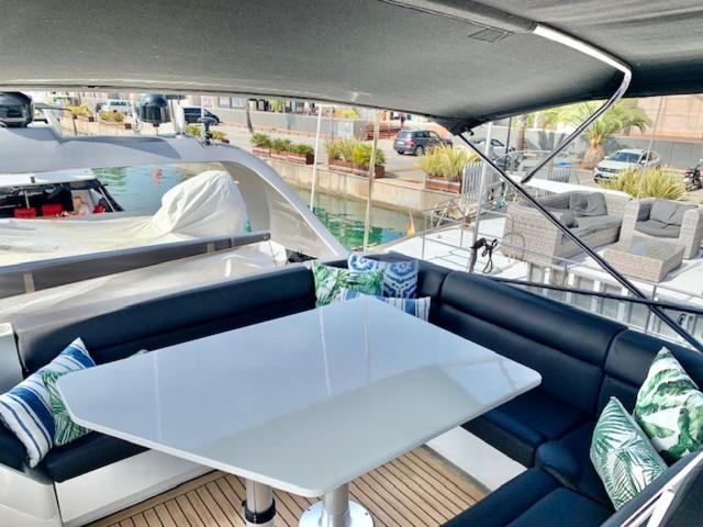 巴塞罗那 Motoryacht 21 Avec Equipage酒店 外观 照片