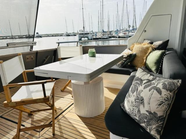 巴塞罗那 Motoryacht 21 Avec Equipage酒店 外观 照片