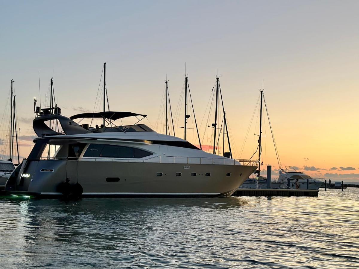 巴塞罗那 Motoryacht 21 Avec Equipage酒店 外观 照片
