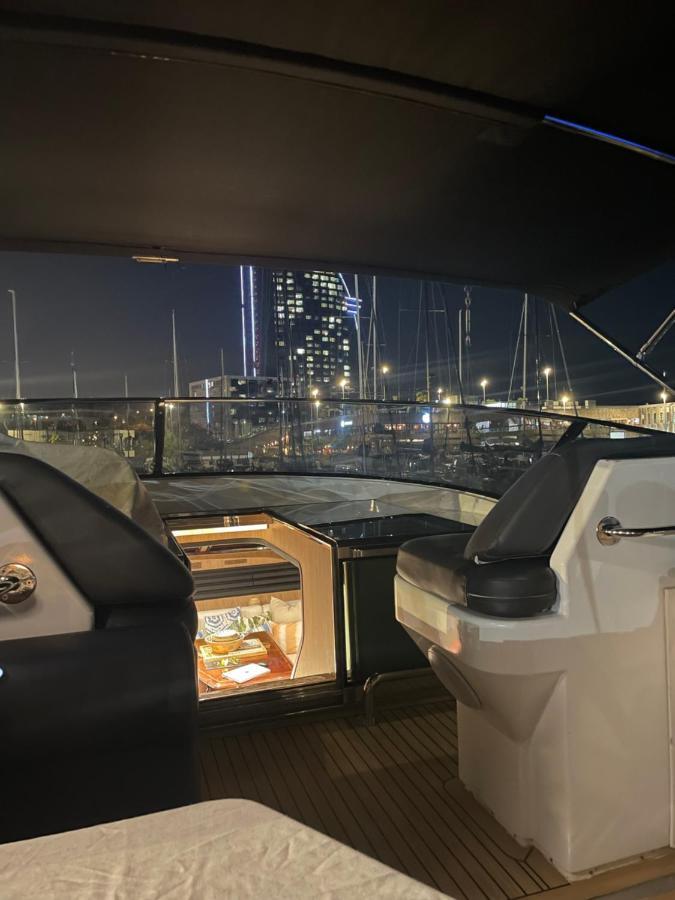 巴塞罗那 Motoryacht 21 Avec Equipage酒店 外观 照片