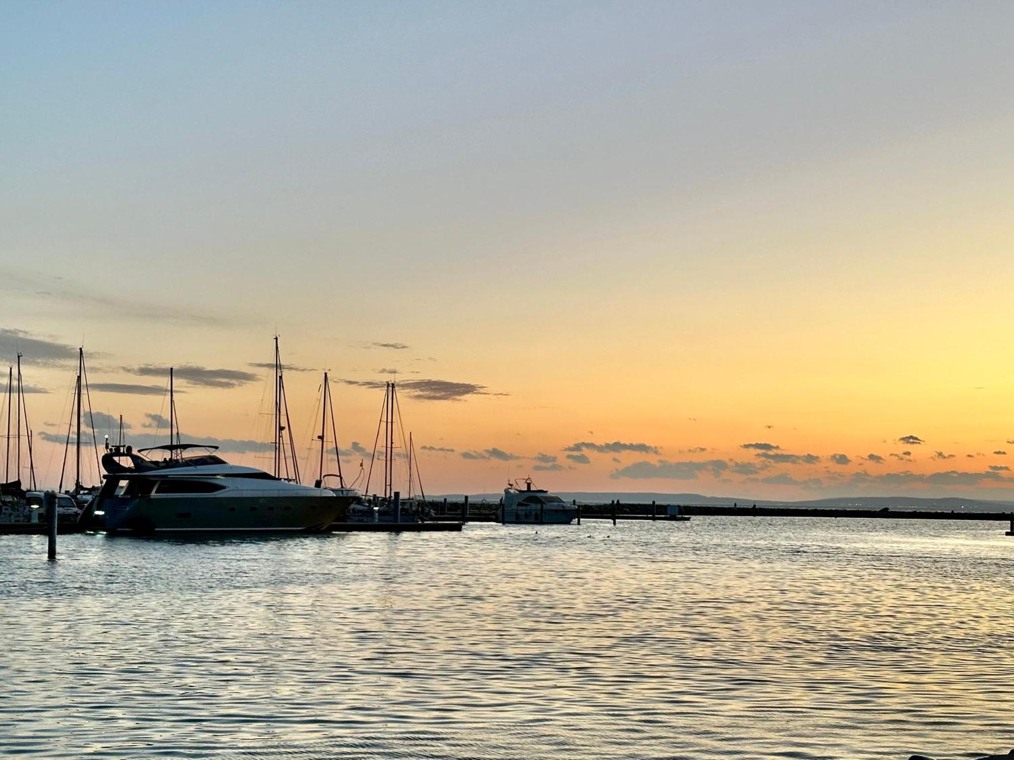 巴塞罗那 Motoryacht 21 Avec Equipage酒店 外观 照片