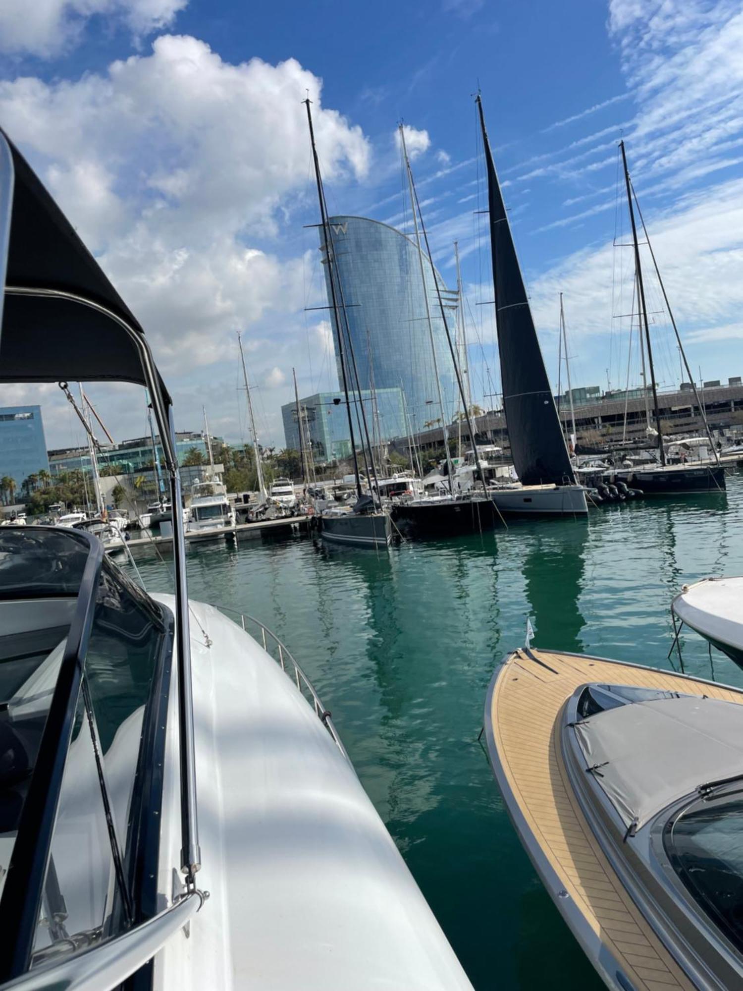 巴塞罗那 Motoryacht 21 Avec Equipage酒店 外观 照片